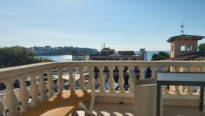 Luxury room with balcony and pool view