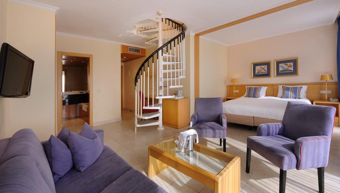 Duplex Suite mit Balkon - Van der Valk Hotel Barcarola